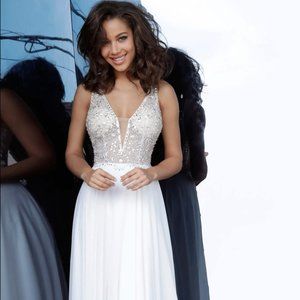 JVN Jovani JVN00944 White Chiffon Evening Gown